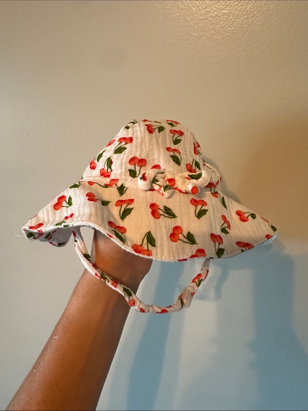 Jessica Simpson Sun Hat Baby 6/9M White Good Cherry Print RD688JSH